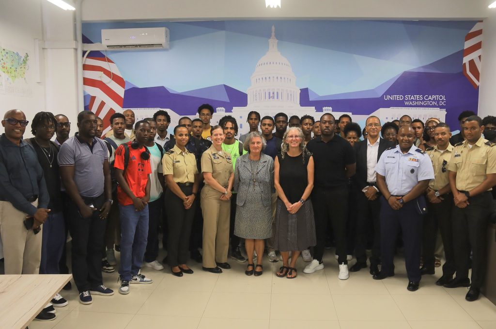 As Forças Armadas de Cabo Verde em parceria com o Grupo Militar dos EUA Cabo Verde