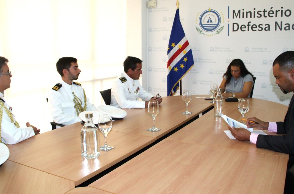 A Ministra de Estado e da Defesa Nacional, Janine Lélis recebeu esta segunda-feira, 7 de outubro de 2024, a visita de cortesia do Vice-Almirante Nuno Chaves Ferreira Comandante Naval (COMNAV)