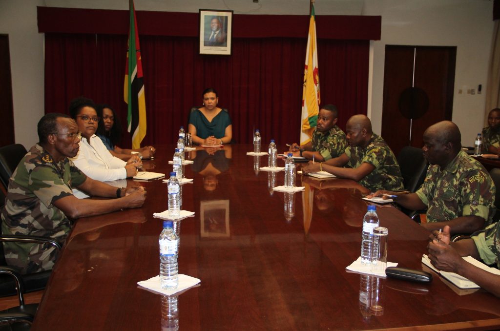 Na sua, recente, visita à República de Moçambique, a Ministra de Estado e da Defesa Nacional, Janine Lélis, esteve na Academia Militar Samora Machel